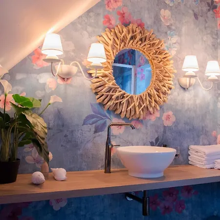 The Henry Self Check-in Apartmanhotel 3*
