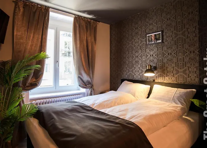 The Henry Self Check-in 3*