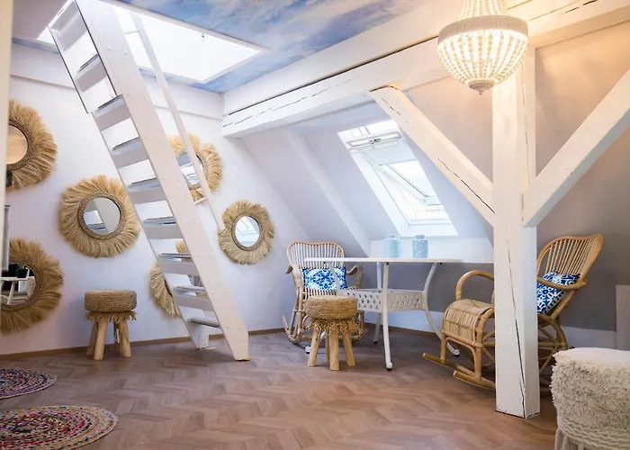 アパートホテル The Henry Self Check-in 3*