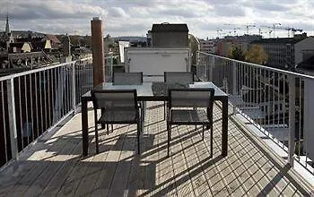 アパートホテル The Henry Self Check-in