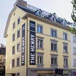 The Henry Self Check-in Zürih