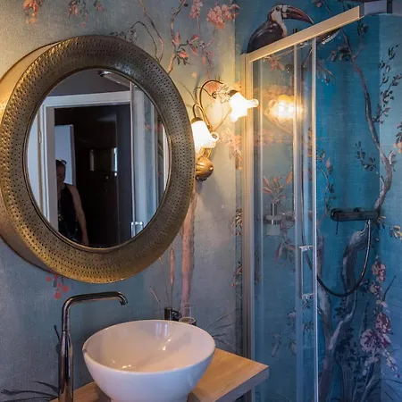 The Henry Self Check-in