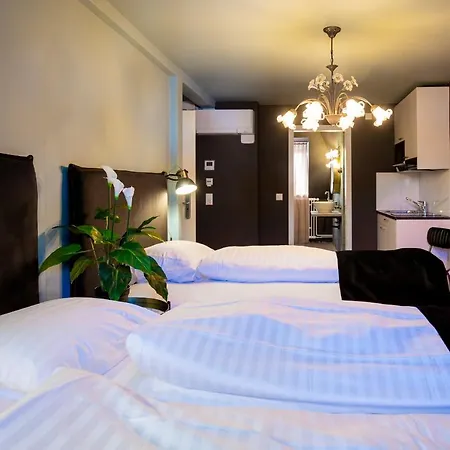 The Henry Self Check-in 3*