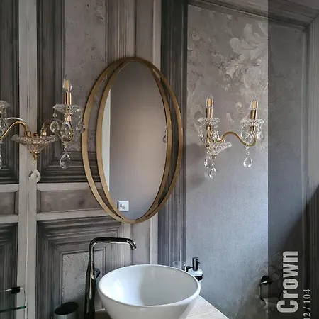 The Henry Self Check-in