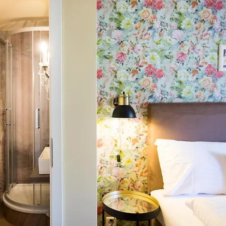 The Henry Self Check-in Aparthotel 3*