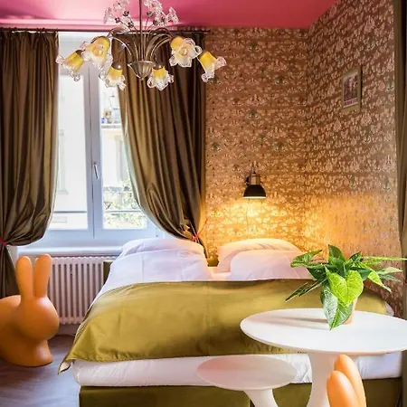 The Henry Self Check-in