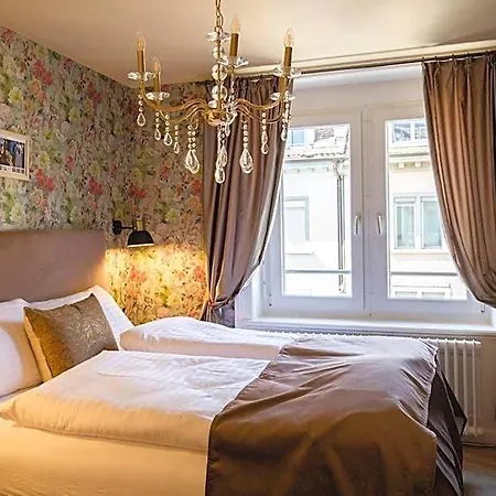 The Henry Self Check-in Aparthotel 3*