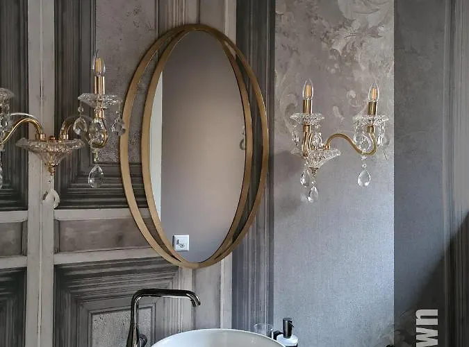 The Henry Self Check-in