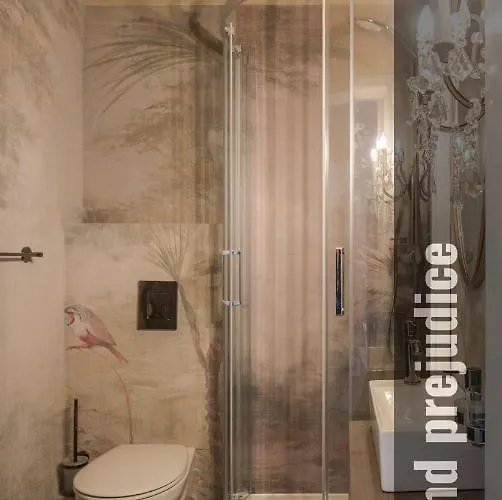 The Henry Self Check-in