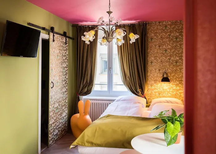 The Henry Self Check-in Aparthotel