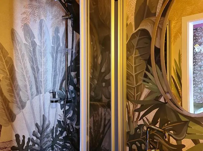 The Henry Self Check-in