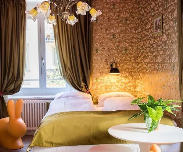 The Henry Self Check-in