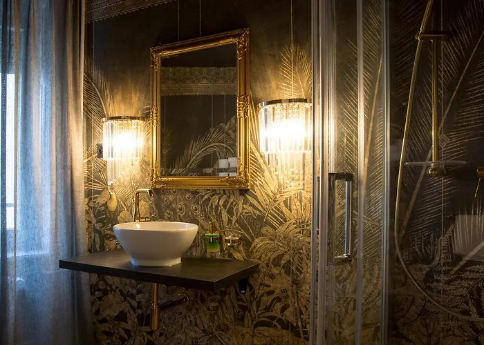 The Henry Self Check-in Aparthotel