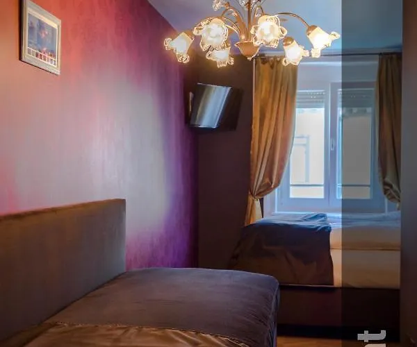 The Henry Self Check-in Zurich