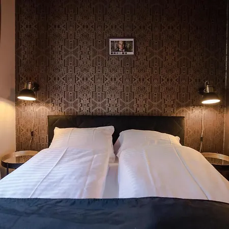 The Henry Self Check-in