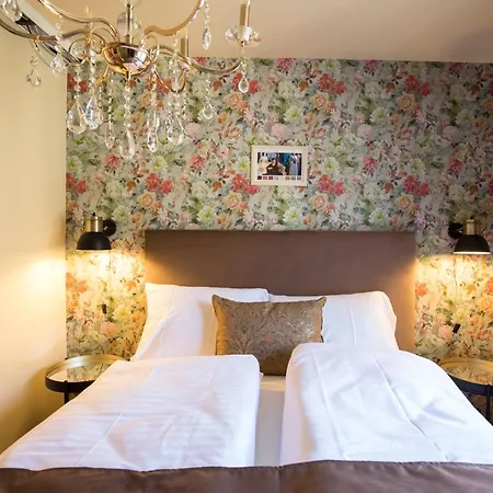 The Henry Self Check-in Aparthotel