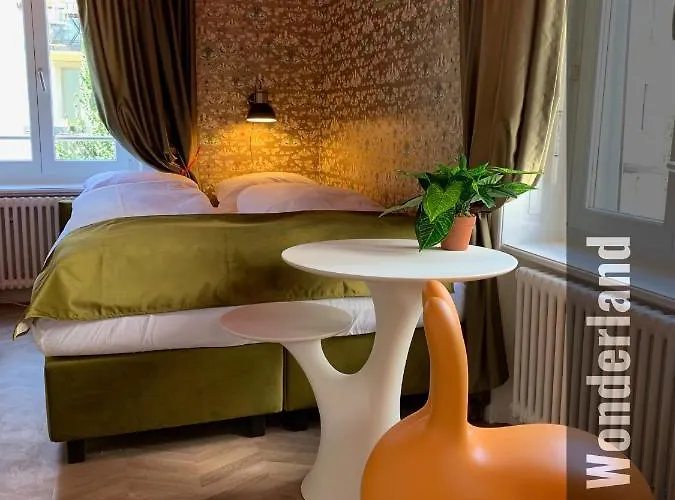 The Henry Self Check-in